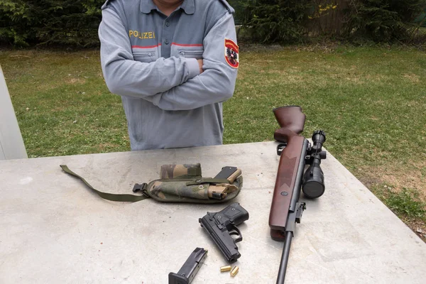 Birçok el konulmuş modern tüfek sağlanan ayrıntılarını kaçak. Det