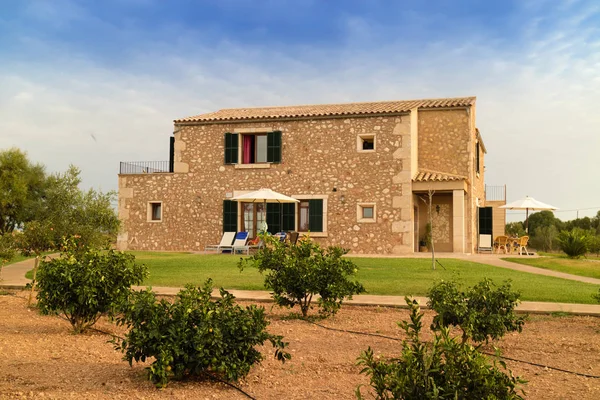 Mallorca - 30 Ağustos 2017: Balearic Islands Akdeniz Finca