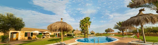 Mallorca - 30 Ağustos 2017: Balearic Islands Akdeniz Finca
