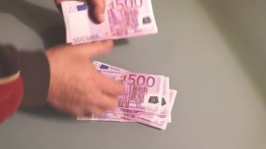 Para - büyük euro banknot sayma. Para ödemeden veya ödenir. Europe banknotlar 