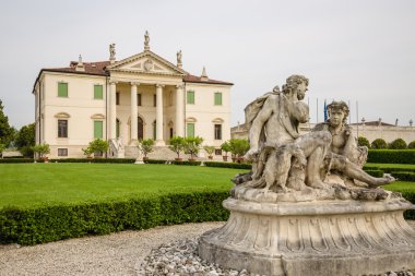 18. yüzyılda inşa edilmiş Villa Cordellina Lombardi.