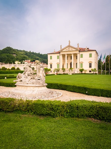 Villa Cordellina Lombardi, gebouwd in de 18e eeuw. — Stockfoto