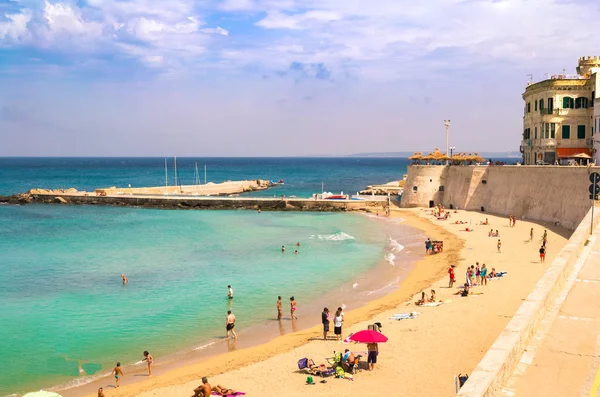 Schilderachtig uitzicht op Gallipoli waterkant, Salento, Apulië, Italië — Stockfoto