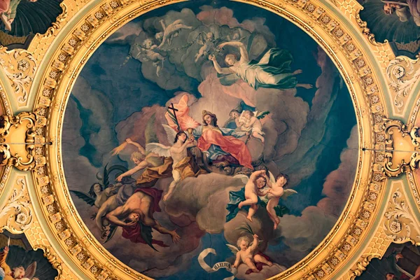 Painting decorated ceiling of an ancient Christian Cathedral. — Stock Photo, Image