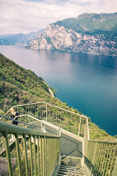 Escadaria de ferro panorâmica no Lago de Garda — Fotografia de Stock
