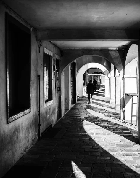 Dettaglio dei portici della città medievale di Montagnana . — Foto Stock