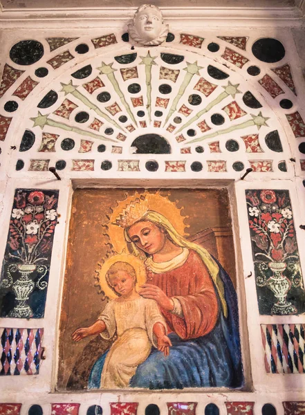 Деталь жертівника обітниці церкви Святої Марії, Наприк — стокове фото