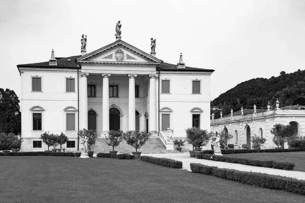 Vicenza, Veneto, Itália - Villa Cordellina Lombardi, construída em 18t — Fotografia de Stock