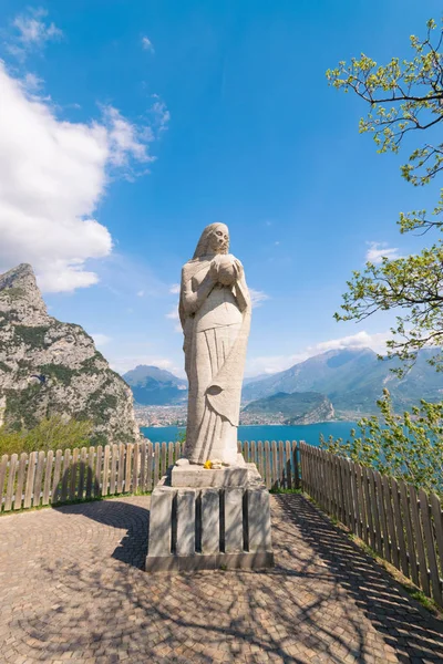 Madonna van Pregasina, het Gardameer, Italië. — Stockfoto