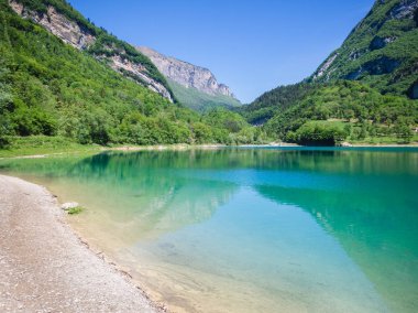 Göl İtalyan çevrili Tenno.