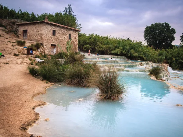 Naturalne spa z wodospadów w Saturnia, Włochy. — Zdjęcie stockowe