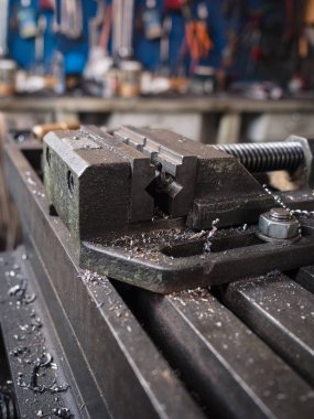 Bir matkap basın mengene detay.