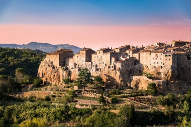 Pitigliano, bir kasaba bir tüf kayaya inşa çoğu beau biridir