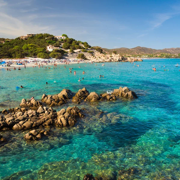 Porto Giunco, Villasimius şeffaf ve turkuaz denizde. Sardes