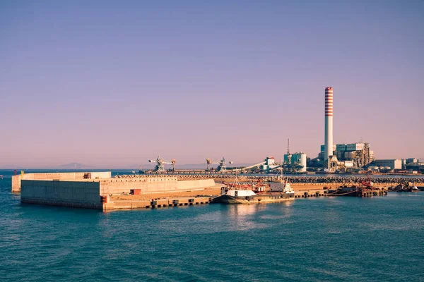 Enel Tower Torrevaldaliga Nord bir kömür yakıtlı güç planıdır