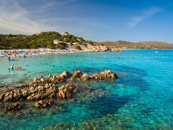 Porto Giunco, Villasimius şeffaf ve turkuaz denizde. Sardes