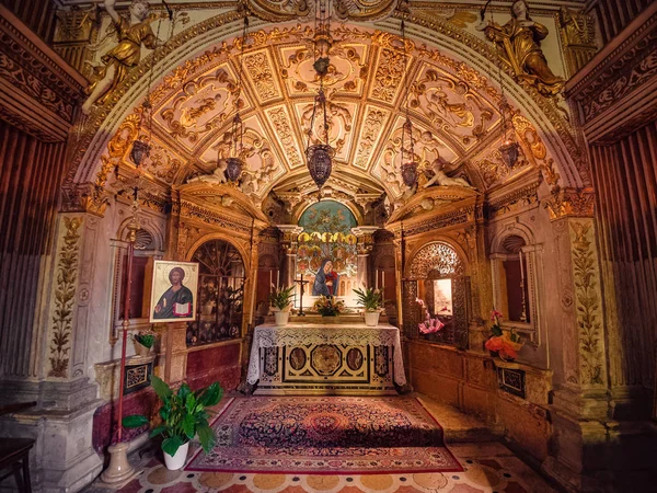 A igreja de Nossa Senhora dos Milagres em Lonigo, Itália, é um exemplo — Fotografia de Stock