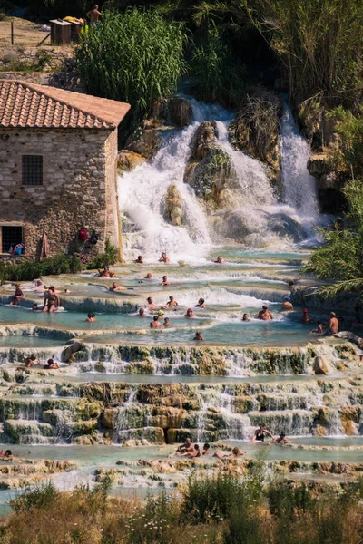 Naturalne spa z wodospadów w Saturnia, Włochy. — Zdjęcie stockowe