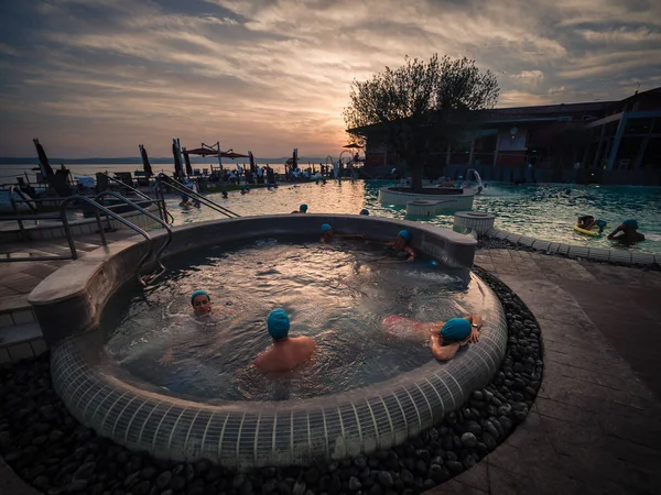 Aquaria é o centro termal termal de Terme di Sirmione. Um único — Fotografia de Stock