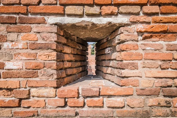 Louver created in the castle wall to allow archers to shoot arro — Stock Photo, Image