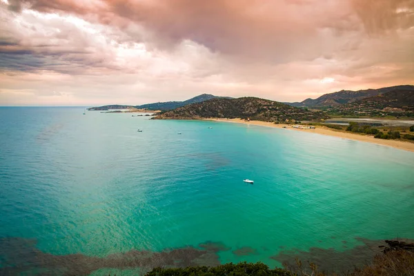 Panorama de la costa de Chia, Cerdeña, Italia . — Foto de Stock