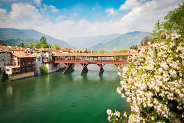 Bassano del Grappa, Vicenza, İtalya yıllık köprü.