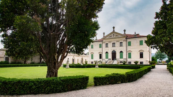 Vicenza, Veneto, Włochy - Villa Cordellina Lombardi, zbudowany w 18t — Zdjęcie stockowe