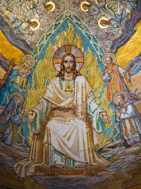 Sacre Coeur Bazilikası tavanda altın Mozaik