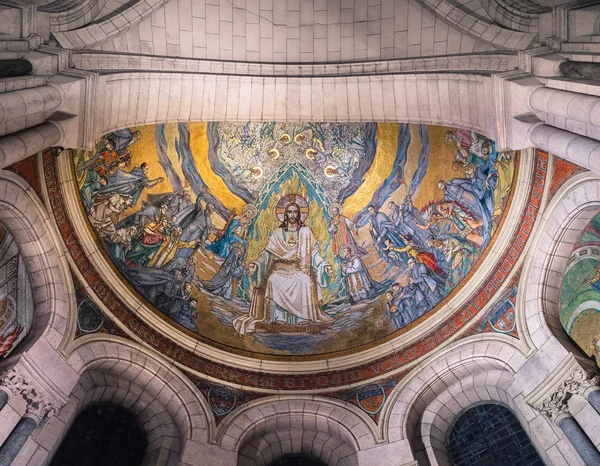 Gold mosaic on the ceiling of the Basilica of the Sacre Coeur in — Stock Photo, Image