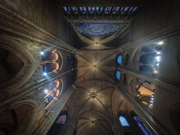 Techo de Cathedrale Notre Dame, catedral católica medieval . —  Fotos de Stock