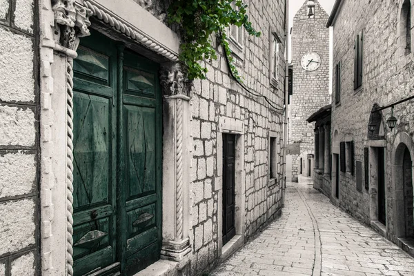 Altstadt von rab, kroatische Insel, berühmt für ihre vier Glockentürme — Stockfoto