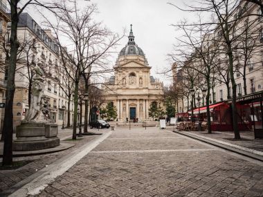 La Sorbonne şey ünü bağlantılı bir Paris bina 