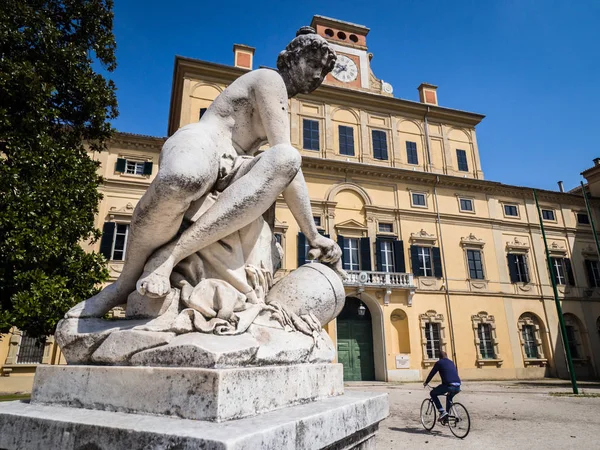 Classical style stone statue in Parma, Italy. — Stock Photo, Image