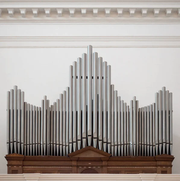 Organ girişinde bir kilisenin yukarıda.