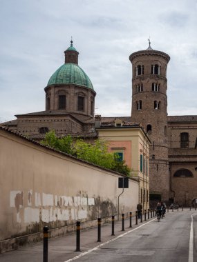 Dış görünümü Barok katedral Ravenna, İtalya.