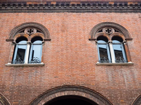 Mullioned medieval windows. — Stock Photo, Image