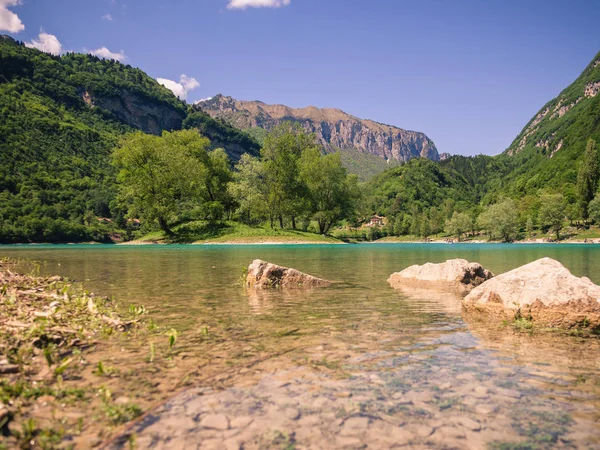 Göl İtalyan çevrili Tenno.