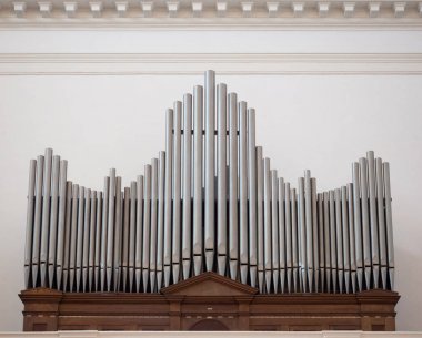 Organ girişinde bir kilisenin yukarıda.