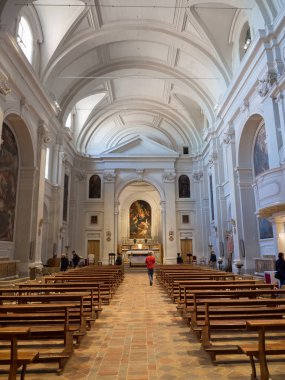 Eski bir Hıristiyan Kilisesi beyaz iç.