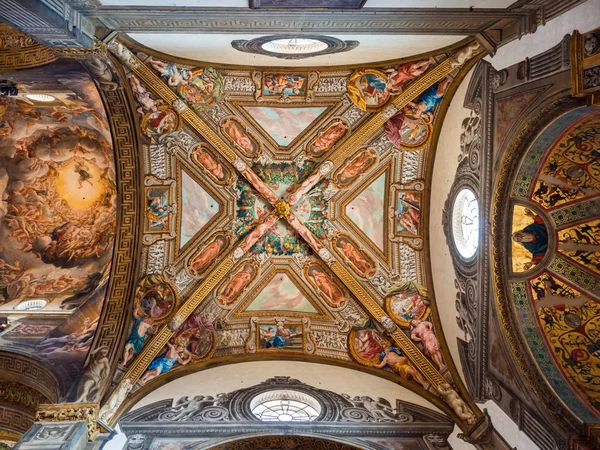 Detail of the marvelous Renaissance frescoes on the ceiling of t — Stock Photo, Image