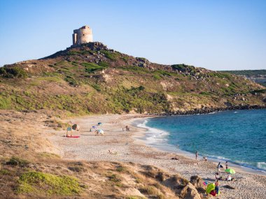 San Giovanni di Sinis Gün batımı plaj (Sardunya, İtalya) ve t