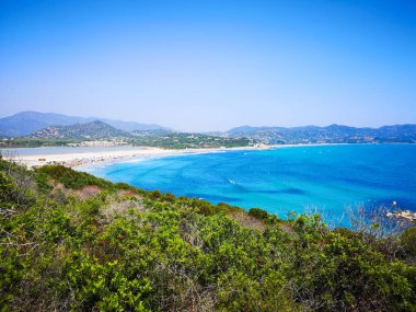 Şeffaf ve turkuaz deniz Porto Giunco, Villasimius Sardunya, İtalya