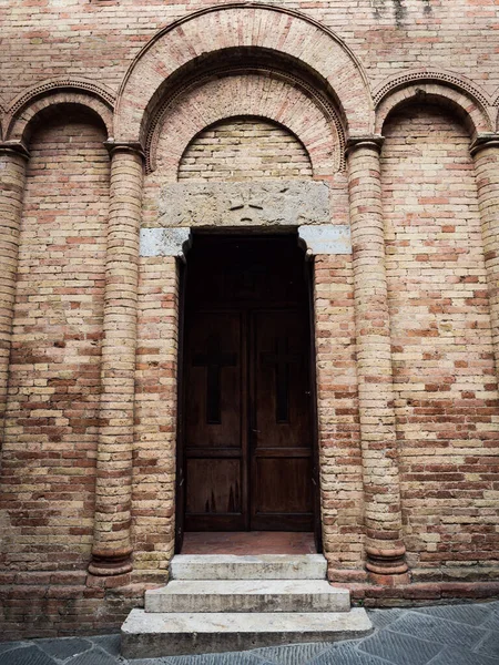 Impressionnante Entrée Une Abbaye Avec Colonnes Latérales Triple Arche — Photo
