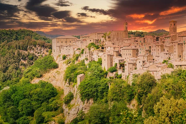 Toscane Sorano Middeleeuws Dorp Een Rotsachtige Heuvel Italië — Stockfoto