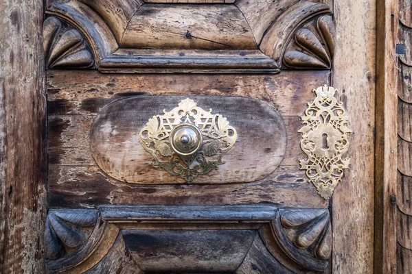 Decorazione Metallo Dorato Sulla Porta Una Chiesa Romana Utilizzata Proteggere — Foto Stock