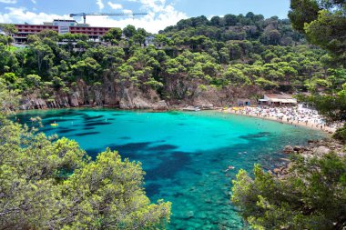 Kristal suları yakın Aiguablava güzel plaj Begur Köyü, Akdeniz, Katalonya, İspanya
