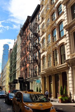Brooklyn, Nyc, Amerika Birleşik Devletleri - 22nd Eylül 2017: Tipik yangın çıkış merdivenleri şaşırtıcı Brooklyn mahallede 1898 yılında New York şehrinin bir parçası haline geldi özgün bir Hollandalı yerleşim bulunabilir