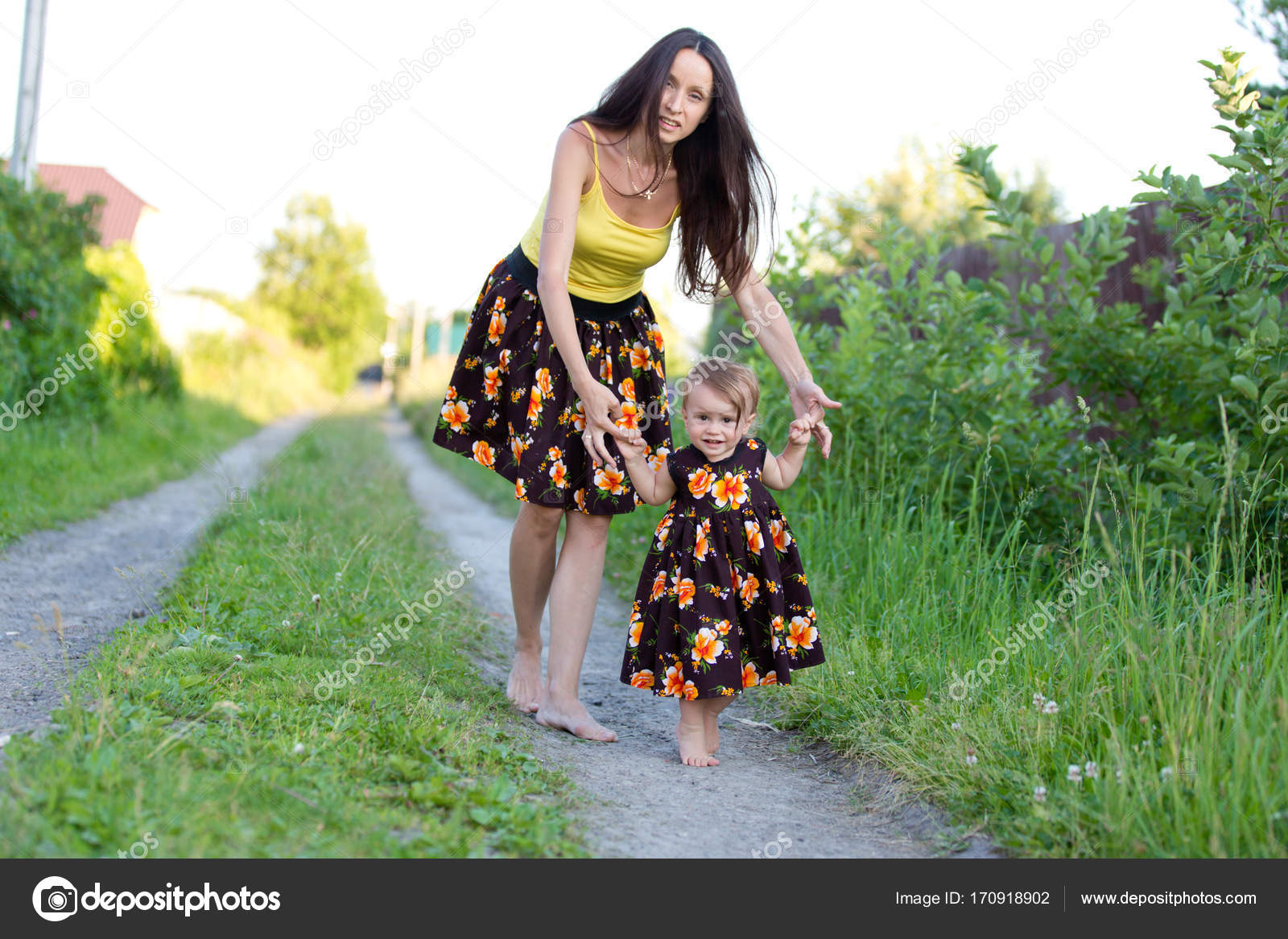 baby girl and mom same dress