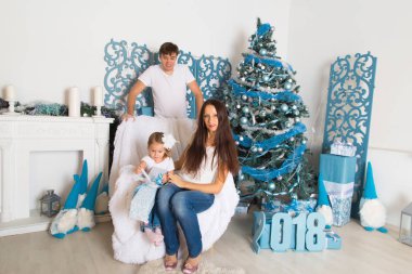 Aile ile çocuk Noel Studio 2018