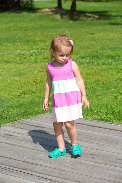 Cute Little Girl Walking Park — Stock Photo, Image